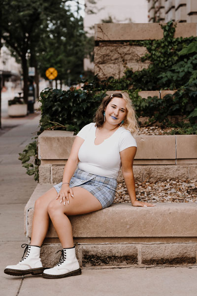 downtown senior photo on steps