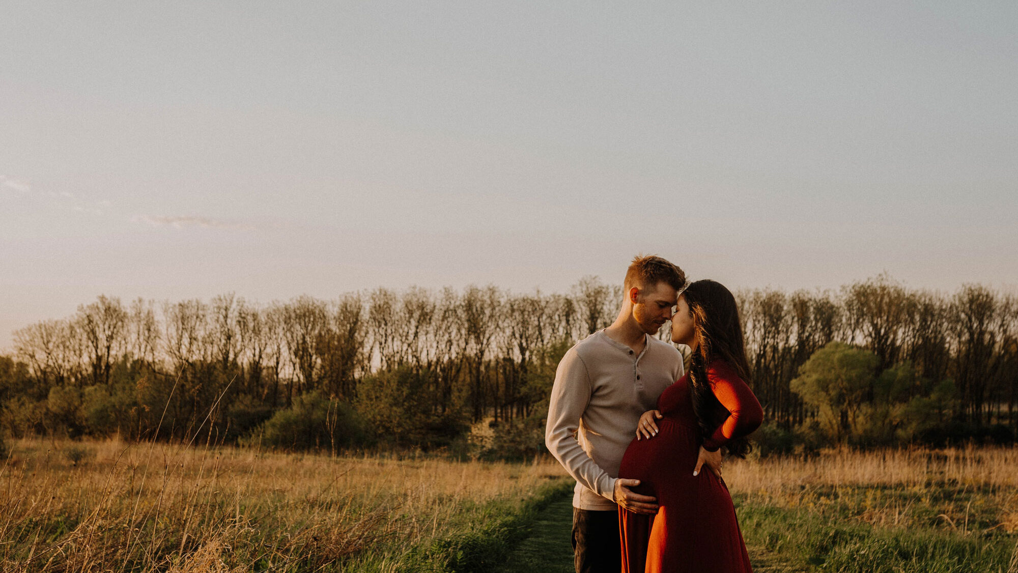 early spring maternity photo